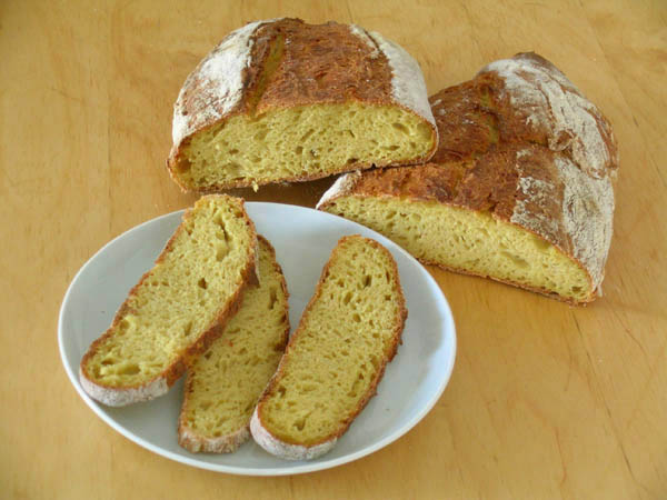 Pan de maíz y trigo